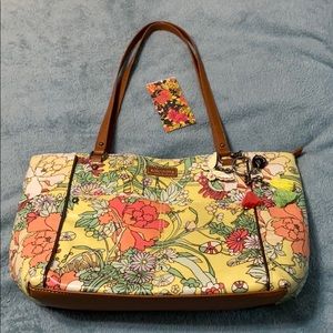 Floral Sak Roots Tote!